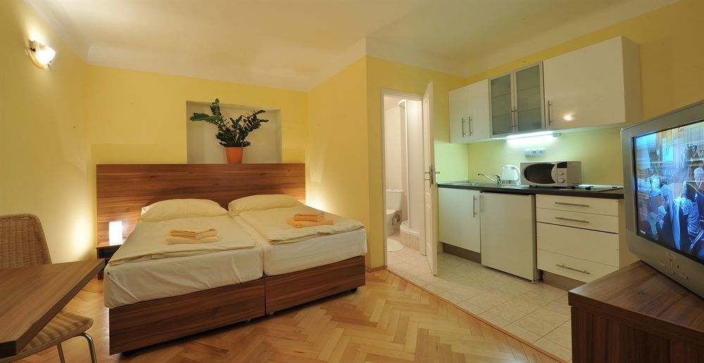 U Zlate Podkovy - At The Golden Horseshoe Apartamento