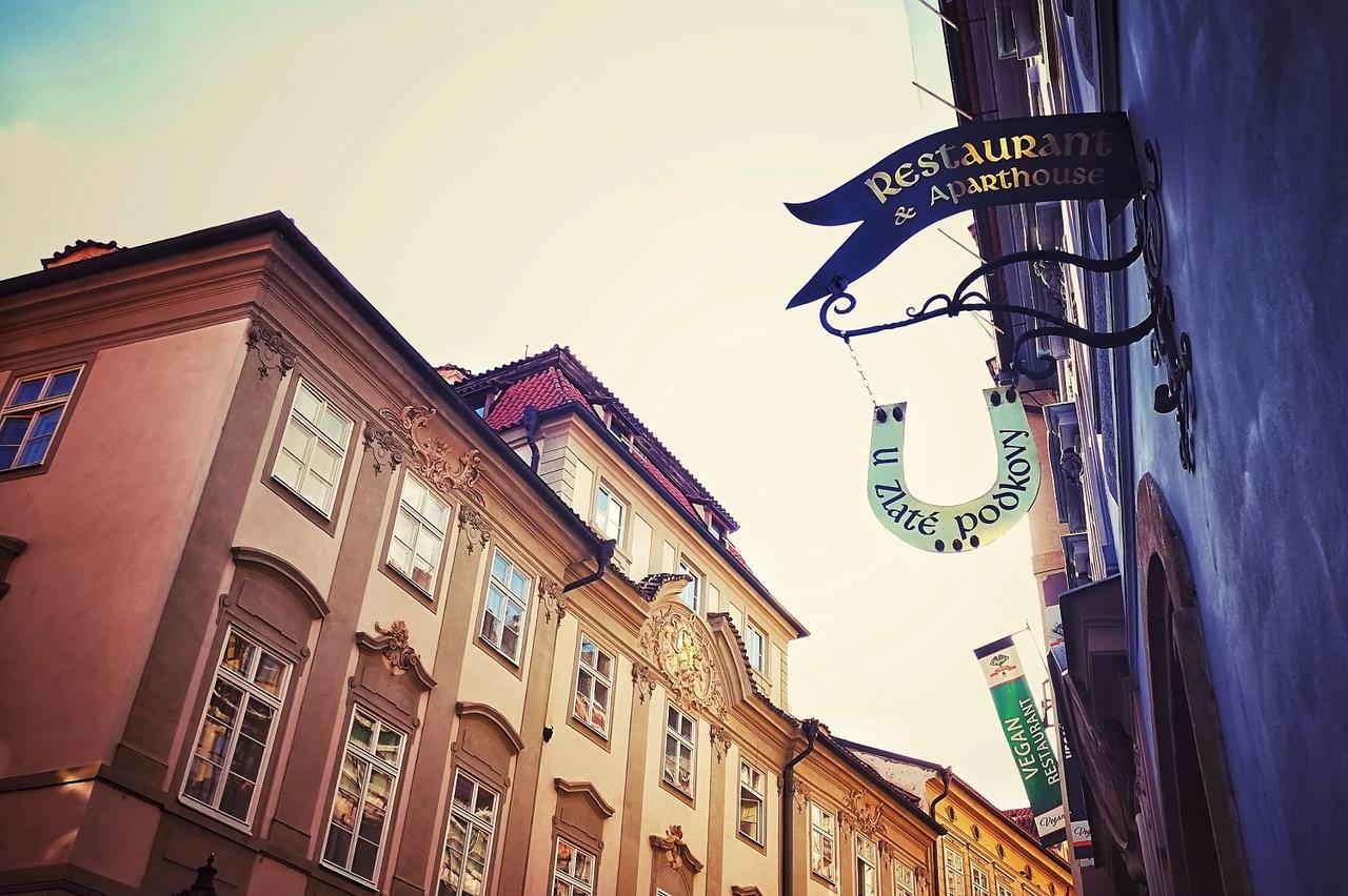 U Zlate Podkovy - At The Golden Horseshoe Apartamento